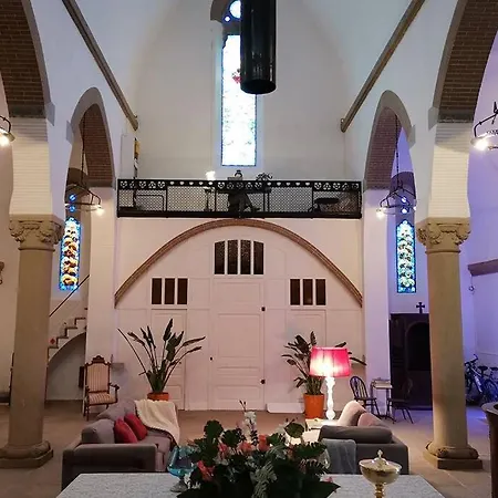 Iglesia Del Sagrado Corazon Lodge *